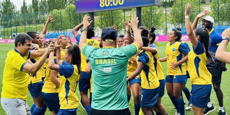 Equipe feminina de futebol do Tocantins goleia a Nigéria e segue para a semifinal no Campeonato Mundial Escolar