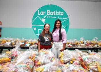Primeira-dama Karynne Sotero entrega doações de alimentos para Lar Batista durante comemorações de 82 anos da instituição