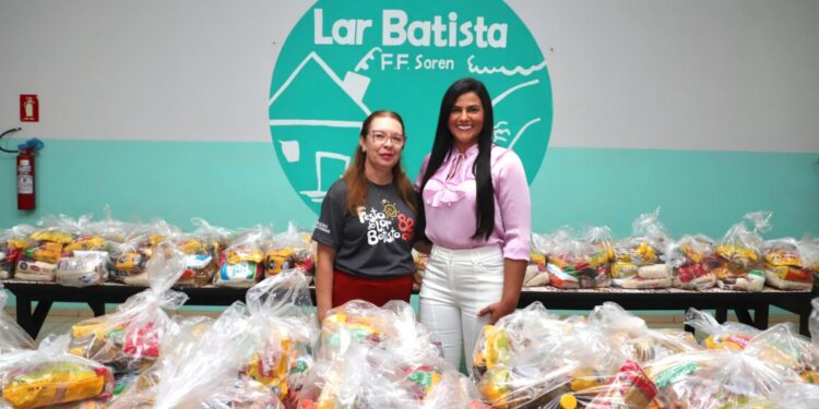 Primeira-dama Karynne Sotero entrega doações de alimentos para Lar Batista durante comemorações de 82 anos da instituição