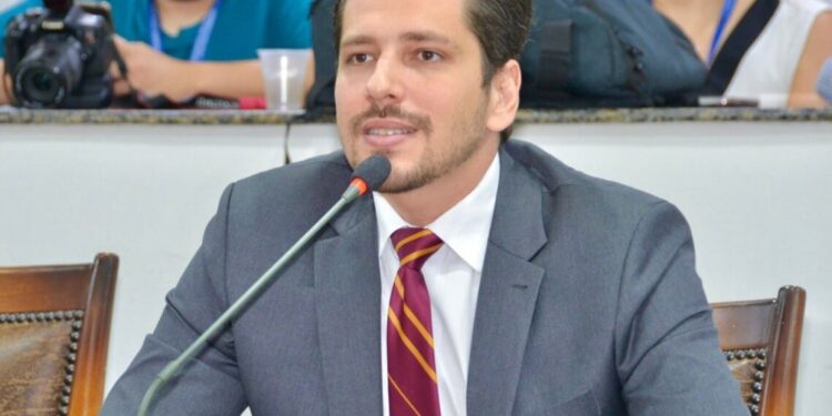 Governador sanciona lei de Olyntho que beneficia PCDs que querem comprar carro novo