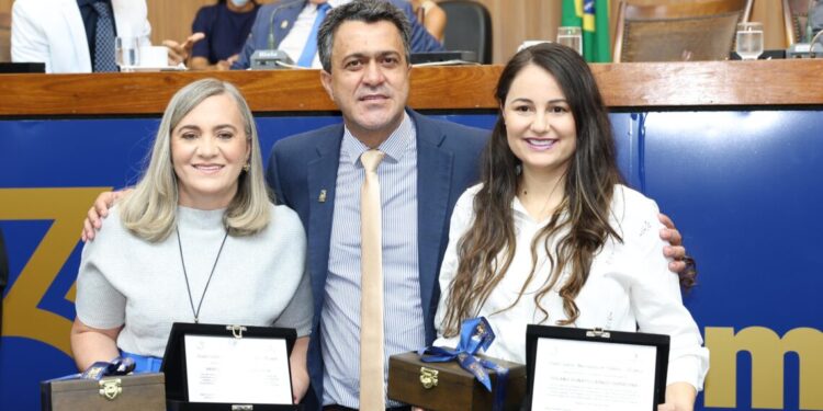 Deputado Luciano Oliveira prestigia sessão solene pelos 35 anos de Palmas na Aleto
