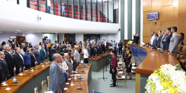 Presidente da Aleto celebra desenvolvimento de Palmas durante Sessão Solene