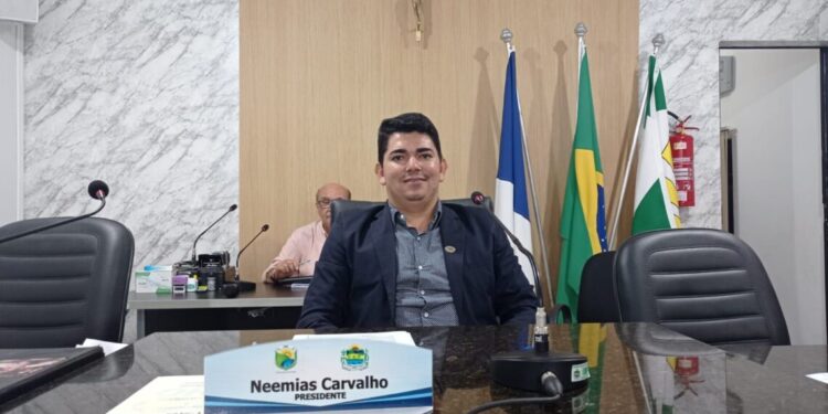 Neemias Costa solicita asfalto e serviços em ruas de Lajeado