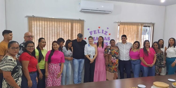 Câmara de Lajeado festeja Dia das Mães com servidoras