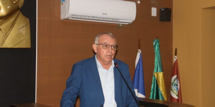 Branquinho reclama falta de manutenção em Poço Artesiano de Assentamento