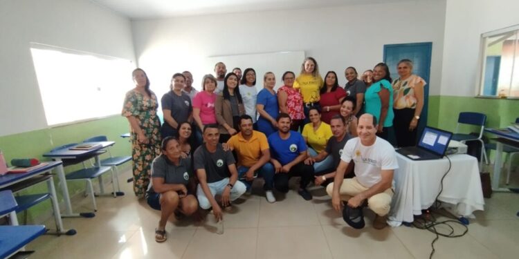 Faça Bonito: alunos e professores da Comunidade Pedreira participam de programação especial de proteção das crianças e adolescentes.