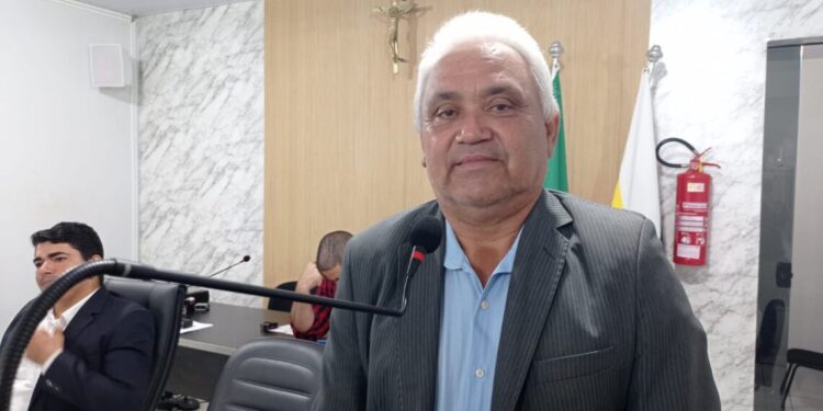 Vereador Emival Parente agradece atendimento de requerimento