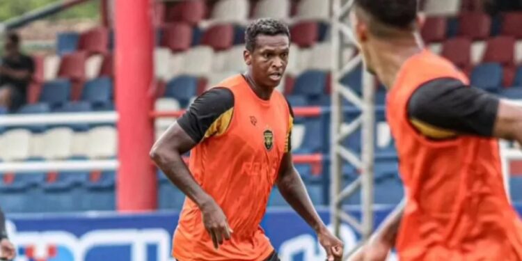 Jô é preso antes de jogo da Série B por não pagar pensão alimentícia