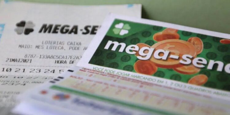 O bilhete simples, com seis números marcados, custa R$ 5
Tânia Rêgo/Agência Brasil