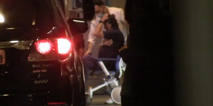 O ex-presidente Jair Bolsonaro (PL) chega ao Hospital Vila Nova Star, na zona sul de São Paulo, em 6 de maio de 2024
CNN