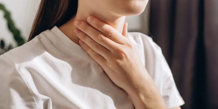 Tireoidite de Hashimoto: o que é, sintomas e tratamento