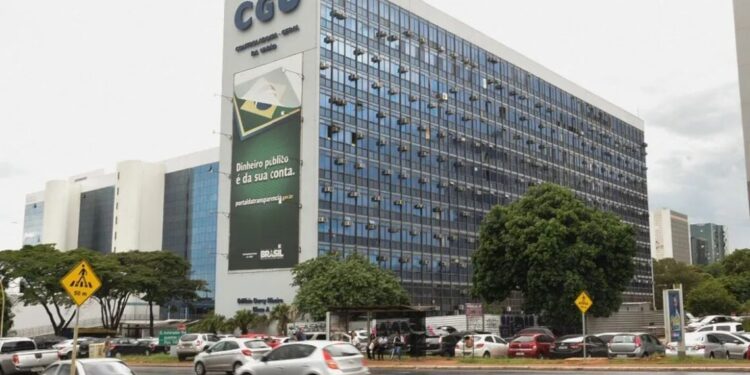 CGU condena empresas estrangeiras que pagaram propina a ex-diretor da Petrobras