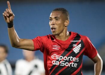 Madson comemora o gol do Athletico-PR sobre o Danubio pela Sul-Americana Reprodução/Twitter Conmebol