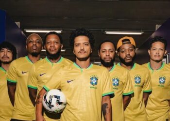 Bruno Mars e sua banda durante sua passagem pelo Brasil em 2023 Reprodução/Instagram