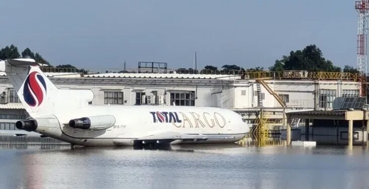 Base aérea de Canoas abre para voos comerciais e ajuda ao RS, diz porta-voz da FAB à CNN