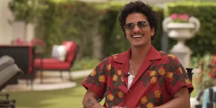 Em entrevista, Bruno Mars falou sobre energia do público brasileiro
Reprodução/TV Globo