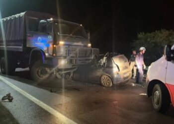 Acidente entre caminhão do Exército e carro deixou três mortos na Grande Porto Alegre Reprodução/Redes Sociais