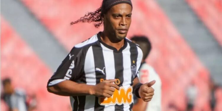 Atlético-MG chega a acordo com Ronaldinho por dívida milionária