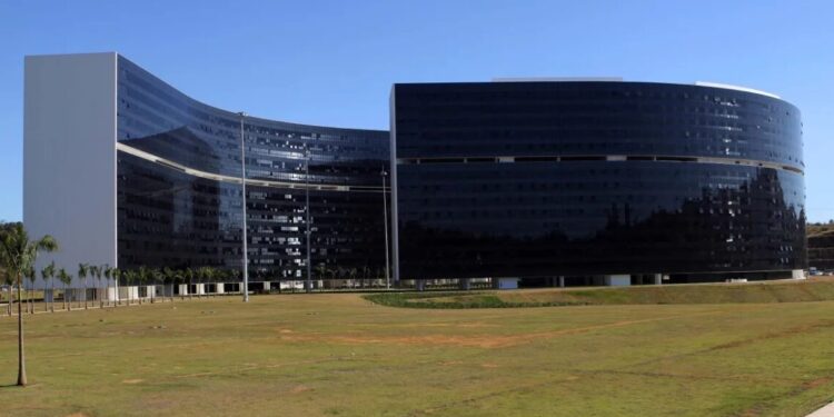 Governo de MG decide paralisar atividades em parte de seus prédios por causa de defeitos em elevadores