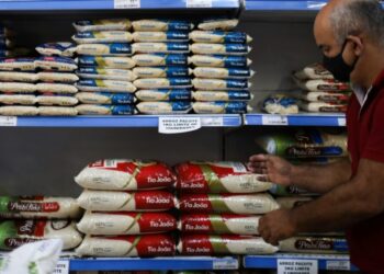 Governo federal autoriza importação de arroz após alagamentos no RS