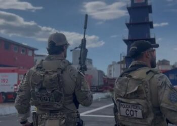 Agentes da PF atuam na região do Aeroporto de Porto Alegre PF/Divulgação