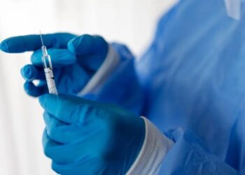 Vacina contra Covid-19 pode reduzir a mortalidade e a internação por insuficiência cardíaca, segundo estudo
Luis Alvarez/GettyImages