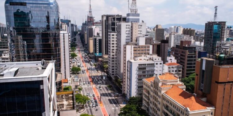 Frente fria deve diminuir calor em SP e no Rio nos próximos dias