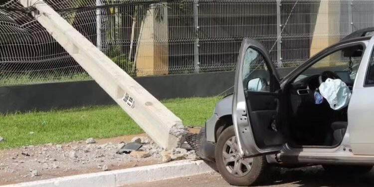 Motoristas já ‘atropelaram’ 114 postes no Tocantins em quatro meses; Palmas lidera ranking