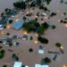 Casas inundadas perto do rio Taquari após fortes chuvas na cidade de Encantado, no Rio Grande do Sul