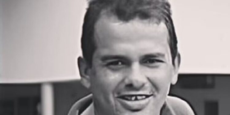 Ex-secretário parlamentar morre após caminhonete capotar e explodir na TO-262