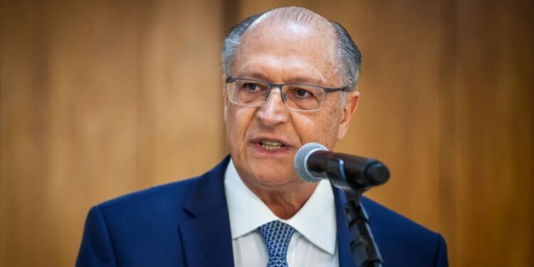 Alckmin cita medidas do governo e diz que não faltarão recursos para o RS