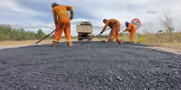 Trechos da BR-153 têm desvios para obras de duplicação e melhoria; confira