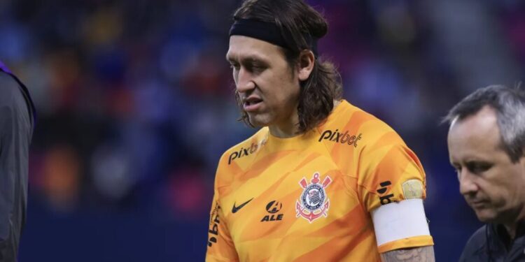 Possível saída pode tirar Cássio de briga histórica no Corinthians