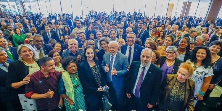 Saiba o que é o Conselhão, que Lula reúne nesta quinta (16) para discutir calamidade no RS