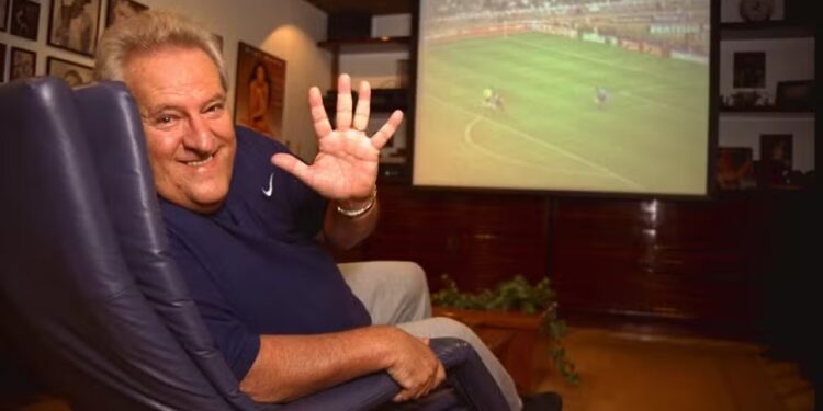 Morre aos 87 anos Washington Rodrigues, o Apolinho, radialista e ex-técnico do Flamengo