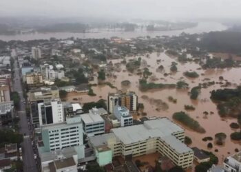 Cidade de Lajeado (RS) durante enchente de 2024