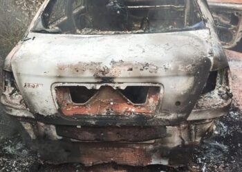 O carro usado no crime foi encontrado queimado Divulgação/SINDAPEF-RO