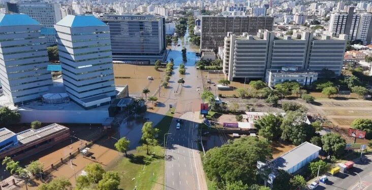 Avenida Aureliano de Figueiredo Pinto, no bairro Praia de Belas, em Porto Alegre (RS)
Crédito: CNN