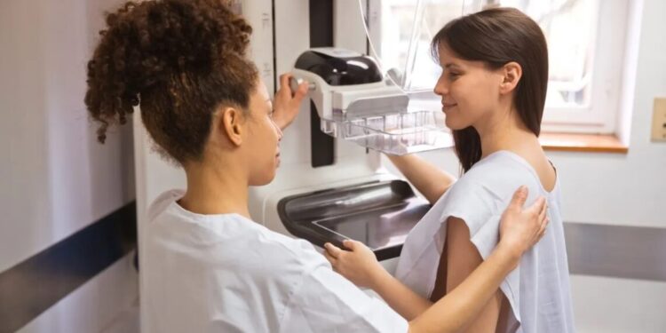 Câncer de mama: rastreamento deve começar aos 40 anos, dizem especialistas