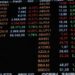 Ibovespa cai pressionado por Petrobras; dólar acelera queda após falas de Campos Neto