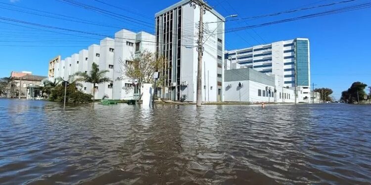 Hospital Universitário Dr. Miguel Riet Corrêa Jr., da Universidade Federal do Rio Grande (HU-Furg), não poderá mais receber novos pacientes
Empresa Brasileira de Serviços Hospitalares