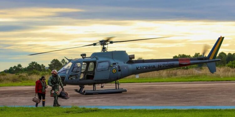 Marinha já resgatou 2 mil vítimas das enchentes no Rio Grande do Sul