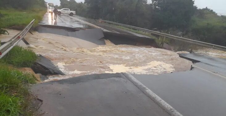 Chuvas no RS: 48 trechos de rodovias federais têm bloqueio total ou parcial