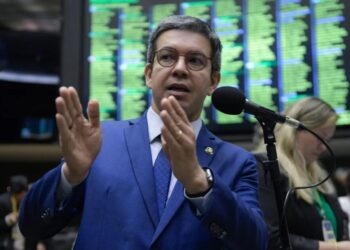 Randolfe Rodrigues foi filiado ao PT até 2005, quando deixou o partido para ir ao PSOL; em 2015, chegou à Rede, ficando até 2023 Saulo Cruz/Agência Senado