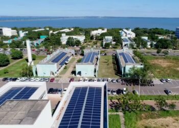 Caneta azul ou preta e documento na mão: veja como se preparar o dia do vestibular da UFT