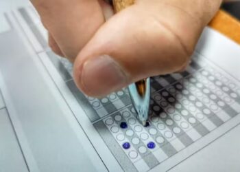 Caderno de resposta, prova, exame, concurso, Enem — Foto: Eduardo Ribeiro Jr./g1