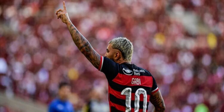 Gabigol fala sobre renovação com o Flamengo e exalta relação com a torcida