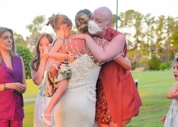 Fabiana Justus compartilha aparição surpresa em festa da família Reproduçã/Instagram