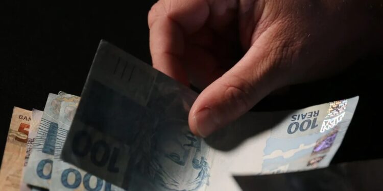 Saldo de crédito deve crescer 8,6% em abril, diz Febraban