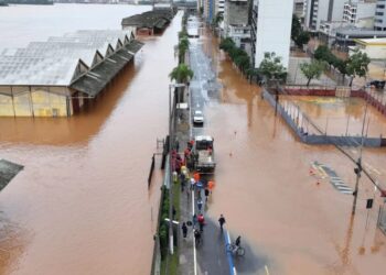 Sobre o aumento dos pontos de alagamento ou enchentes, 76% observam o crescimento desse problema na cidade em que vivem